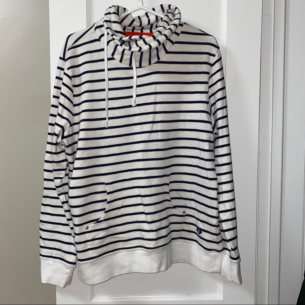 Brand New without tags sperry sweatshirt size XL!